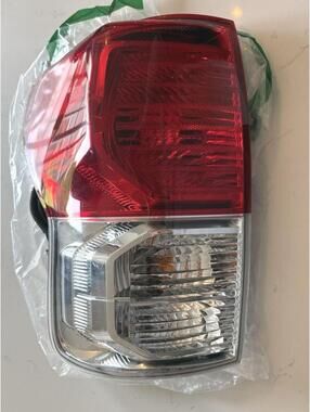 New Drivers Side Taillight Assembly. 2010-13 Toyota Tundra